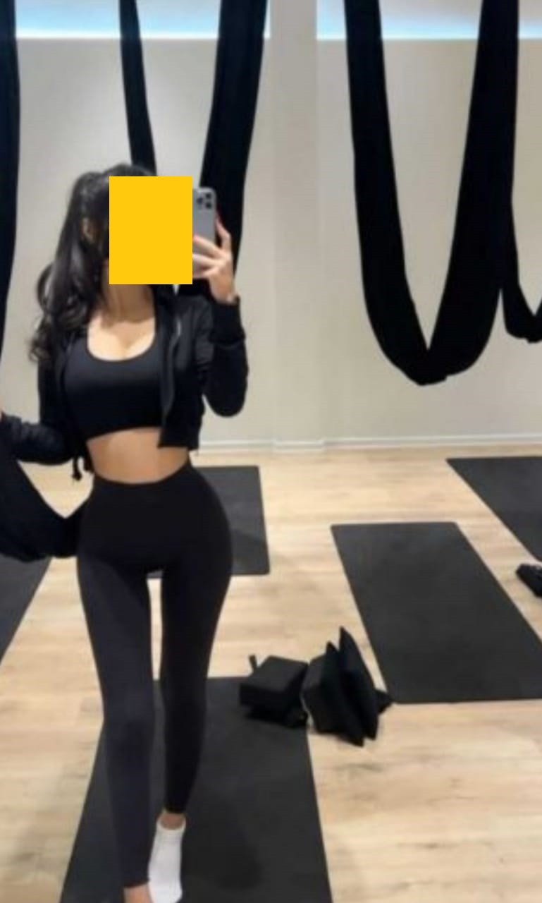 Gecelerin kraliçesi Karasu escort Duru